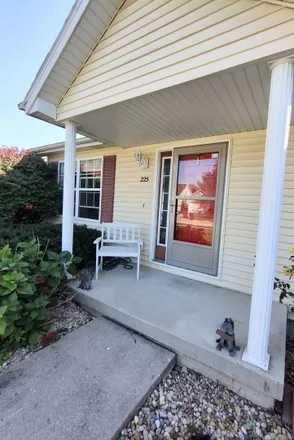 Image 3 - 225 Martin Street, Normal, IL 61761, USA - House for sale