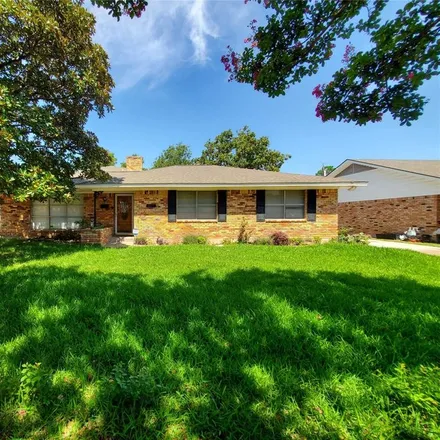 Buy this 4 bed house on 2813 Linden Lea Street in Irving, TX 75061