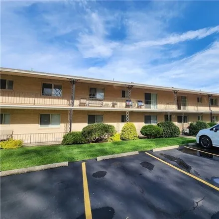 Rent this 2 bed house on Sherwood Apartments in 2222 Anthony Wayne Trail, Toledo