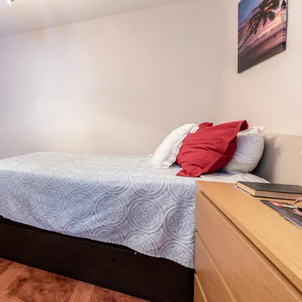Rent this 2 bed room on Madrid in Calle de Juana Urosa, 28025 Madrid