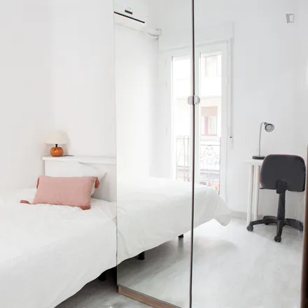 Rent this 2 bed apartment on Avenida de la Albufera in 117, 28038 Madrid