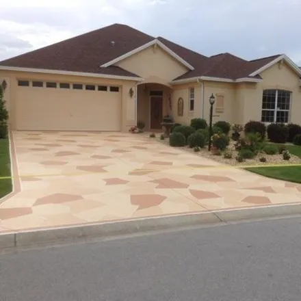 Rent this 3 bed house on 879 Chapman Loop in The Villages, FL 32163