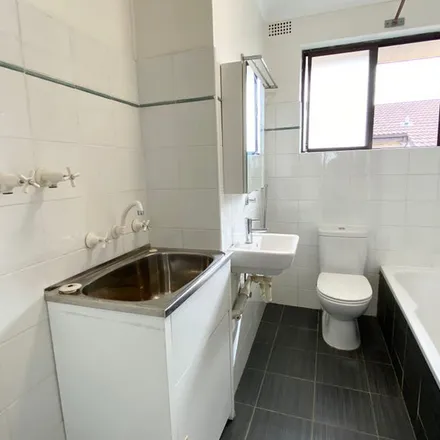 Image 2 - Nelson Street, Penshurst NSW 2222, Australia - Apartment for rent
