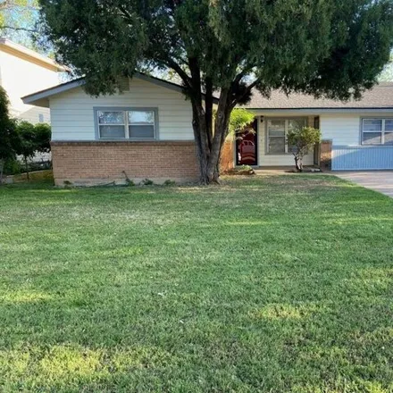 Buy this 3 bed house on 2391 South 39th Street in Abilene, TX 79605