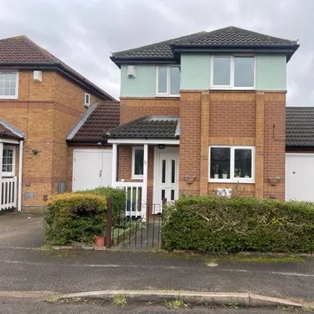 Rent this 3 bed duplex on Pipston Green in Monkston, MK7 6HT