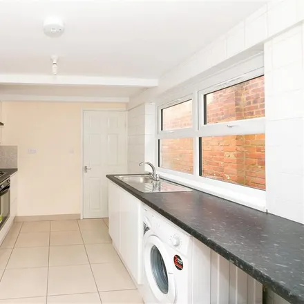 Rent this 3 bed townhouse on Clarence Street in London, UB2 5BN