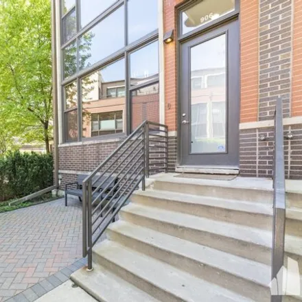 Image 3 - 903-933 North Kingsbury Street, Chicago, IL 60610, USA - Townhouse for rent