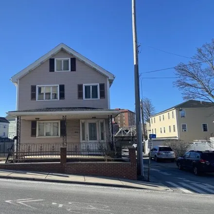 Rent this 2 bed house on 137 Cross Street in Somerville, MA 02145