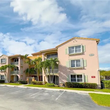 Buy this 3 bed condo on 6560 Northwest 114th Avenue in Doral, FL 33178
