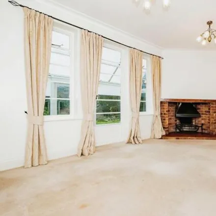 Image 4 - Cissbury Drive, Worthing, BN14 0DT, United Kingdom - House for sale