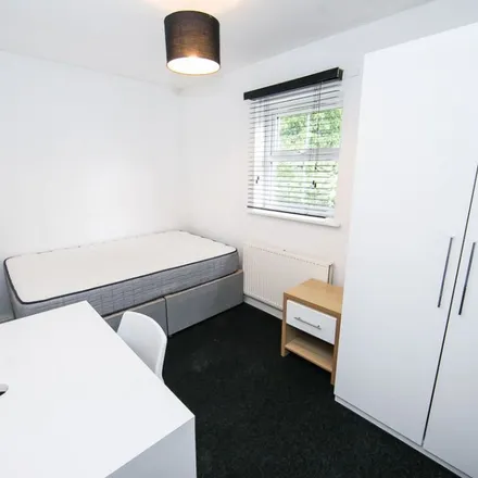 Image 2 - Chapel Lane, Leeds, LS6 3AL, United Kingdom - Apartment for rent