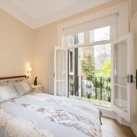 Image 4 - 18 Redcliffe Street, London, SW10 9DR, United Kingdom - Apartment for sale