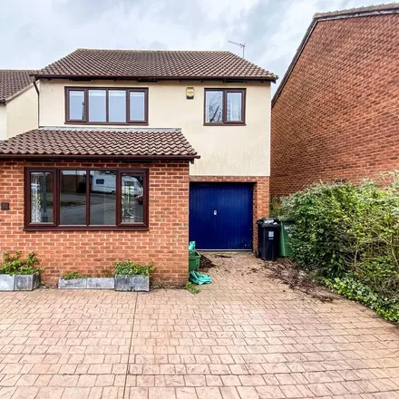 Rent this 4 bed house on 18 Highfields Close in Stoke Gifford, BS34 8YB