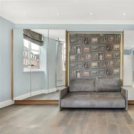 Image 2 - Sloane Avenue Mansions, Sloane Avenue, London, SW3 3JG, United Kingdom - Apartment for sale