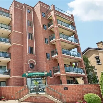 Buy this 2 bed condo on 517 Grandview Avenue in Pittsburgh, PA 15211