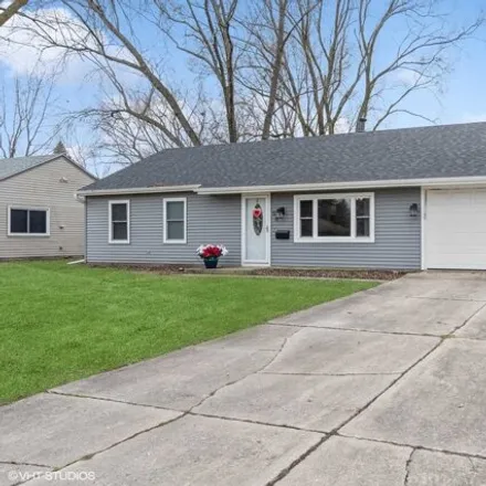 Buy this 3 bed house on 56 Sonora Drive in Boulder Hill, Oswego Township