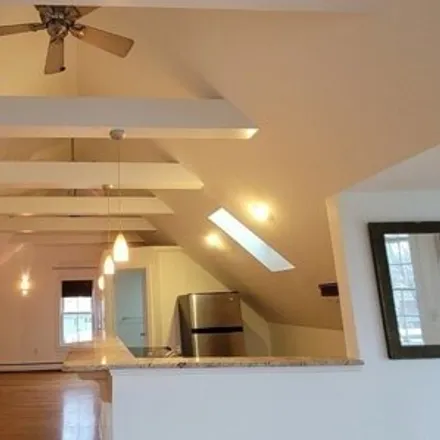 Image 7 - 90 Lothrop Street, Beverly, MA 01915, USA - Apartment for rent