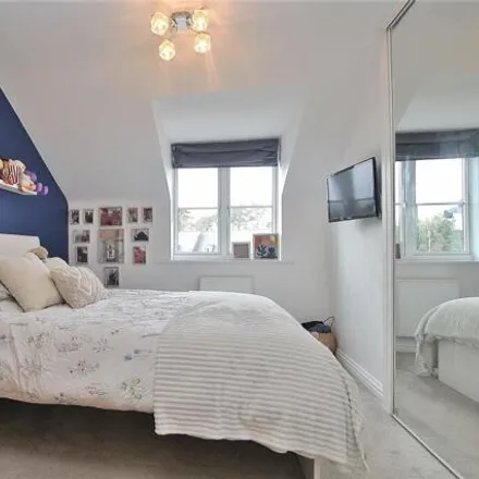 Image 3 - Hampton Close, Knaphill, GU21 2UF, United Kingdom - Apartment for sale