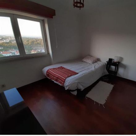 Rent this 3 bed room on Rua Sacadura Cabral 216 in Galiza, Portugal
