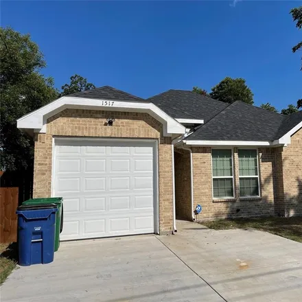 Rent this 3 bed house on 1517 Wesley Street in Greenville, TX 75401