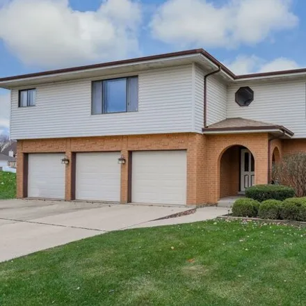 Rent this 2 bed condo on 398 Starling Court in Bloomingdale, IL 60108