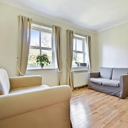 Rent this 1 bed apartment on Bridge Street in London, W4 5UW