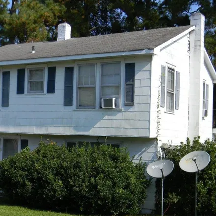 Buy this 3 bed house on 401 Elm Street East in Hampton, SC 29924