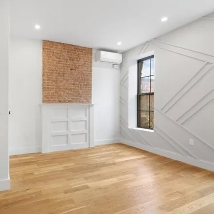 Image 7 - 235 5th Avenue, New York, NY 11215, USA - House for rent