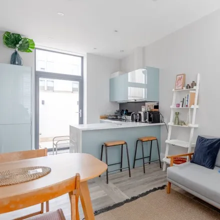 Rent this 1 bed apartment on Talgarth Road in London, W14 9BL