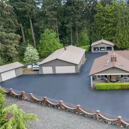 Buy this 3 bed house on 31505 36th Avenue South in Auburn, WA 98001