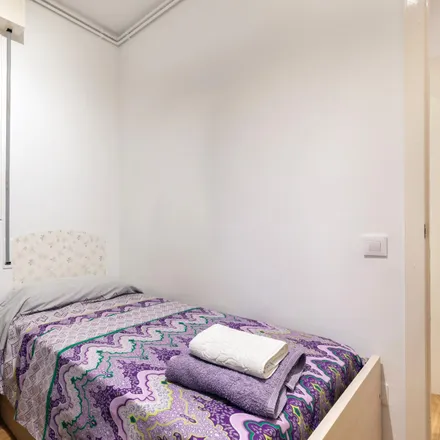 Rent this 2 bed room on Carrer de Trajà in 10-12, 08001 Barcelona