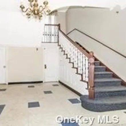 Image 5 - 165 Esplanade, Pinckney Heights, City of Mount Vernon, NY 10553, USA - House for sale