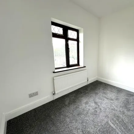 Image 4 - Garrett Close, London, W3 6UE, United Kingdom - Duplex for rent