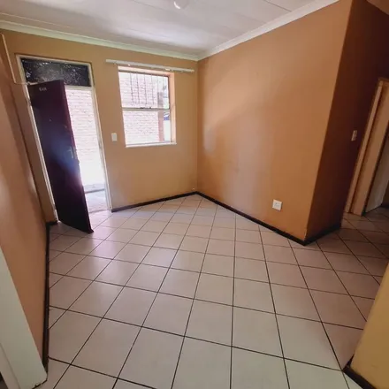 Image 2 - Road 2L, Govan Mbeki Ward 5, Secunda, 2302, South Africa - Apartment for rent