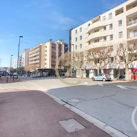 Image 9 - 6 Sentier des Petits Clos, 93220 Gagny, France - Apartment for rent