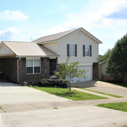 Buy this 3 bed house on 100 Fairgrounds Ridge Road in Beattyville, KY 41311