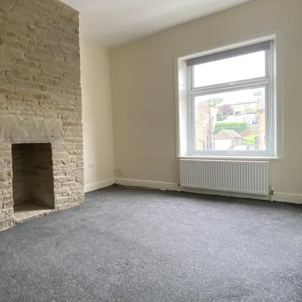 Image 6 - New Hey Road Charles Avenue, New Hey Road, Salendine Nook, HD3 4GE, United Kingdom - Townhouse for rent