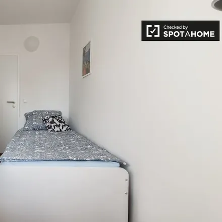 Rent this 3 bed room on Neumark-Grundschule in Steinmetzstraße 46-50, 10783 Berlin