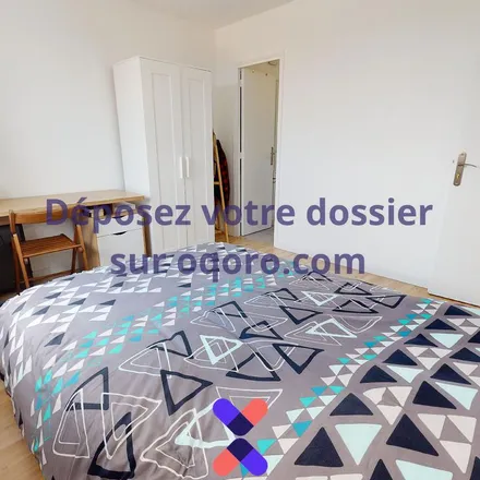 Rent this 4 bed apartment on 111 Cours du Maréchal Gallieni in 33000 Bordeaux, France