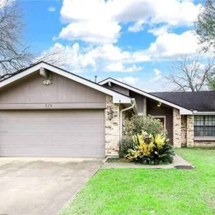 Rent this 3 bed house on 899 Copper Creek Drive in Harris County, TX 77450