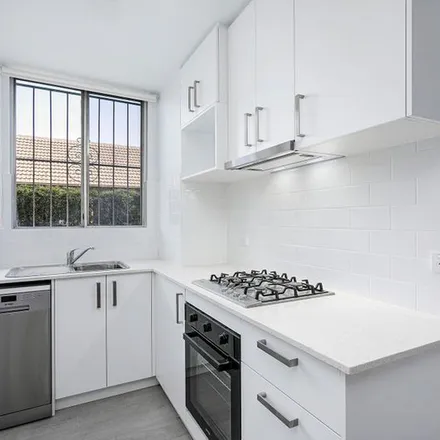 Image 7 - 6-8 Hardie Street, Neutral Bay NSW 2089, Australia - Apartment for rent