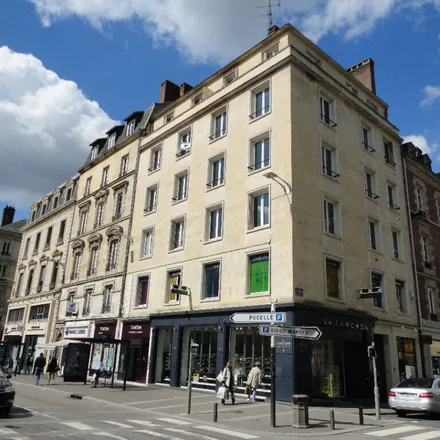 Image 4 - 29 Place de la Cathédrale, 76000 Rouen, France - Apartment for rent