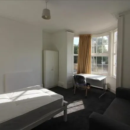 Image 2 - Bellevue Terrace, Bellevue, Southampton, SO14 0AJ, United Kingdom - Apartment for rent