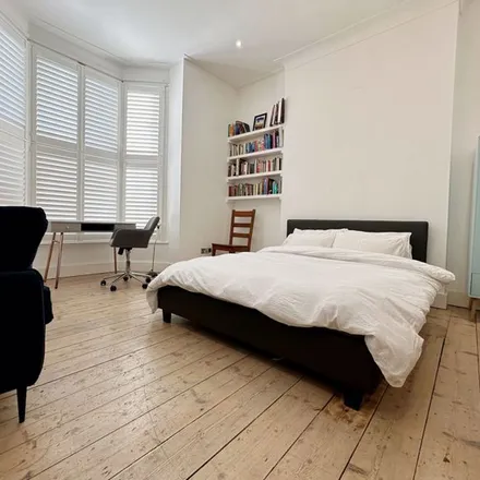 Rent this 5 bed apartment on 11 Norwich Road in London, E7 9JH