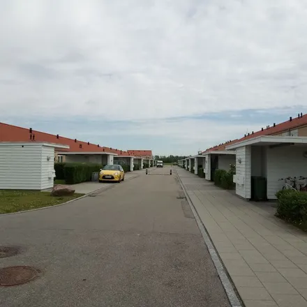 Rent this 5 bed apartment on Skovbominde 1 in 2670 Greve, Denmark