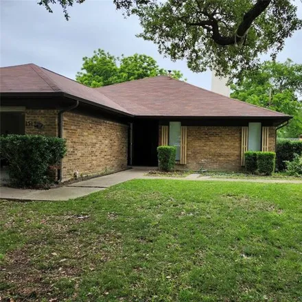 Rent this 3 bed house on 1497 Lilac Lane in Plano, TX 75074