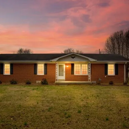 Buy this 3 bed house on 1417 Sue Ann Lane in Lafayette, TN 37083