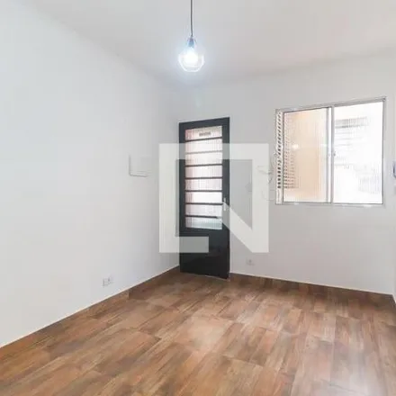 Rent this 2 bed apartment on Rua Maestro Benedito Olegario Berti in Vila Cléo, Mogi das Cruzes - SP