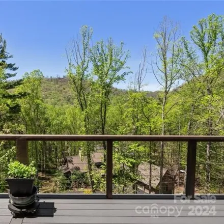 Image 3 - 268 Elk Mountain Scenic Highway, Asheville, NC 28804, USA - House for sale