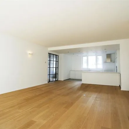 Rent this 2 bed apartment on Rue Jean Stas - Jean Stasstraat 17 in 1060 Saint-Gilles - Sint-Gillis, Belgium